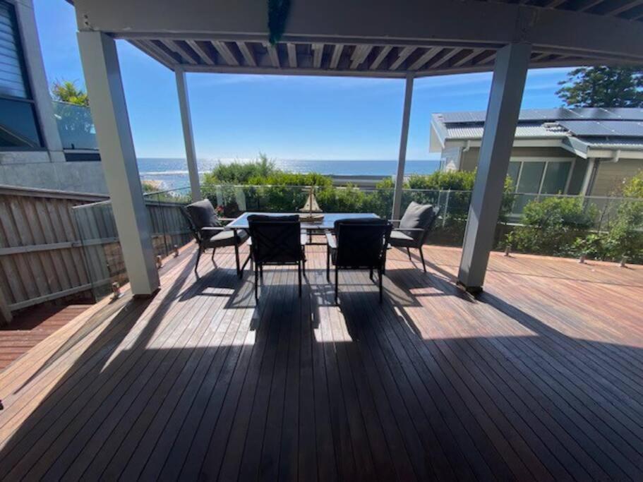 Beach Bungalow On The Ocean. Toowoon Bay Eksteriør billede