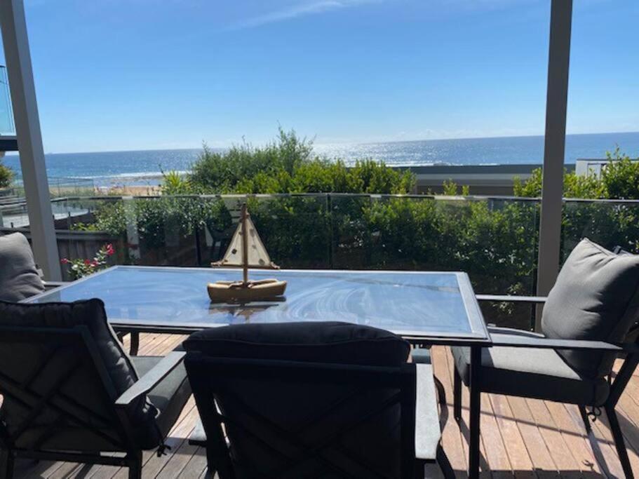 Beach Bungalow On The Ocean. Toowoon Bay Eksteriør billede